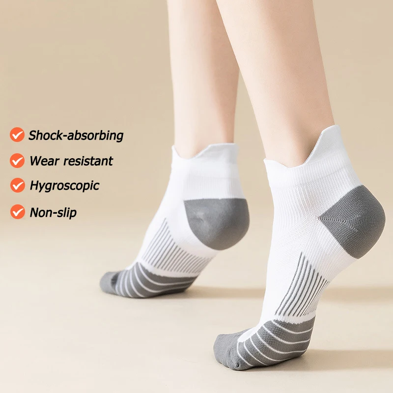 New Anti-sweat Unisex Sport Socks Adult Elite Short Tube Breathable Socks Outdoor Running Basketball Football Sports Socks