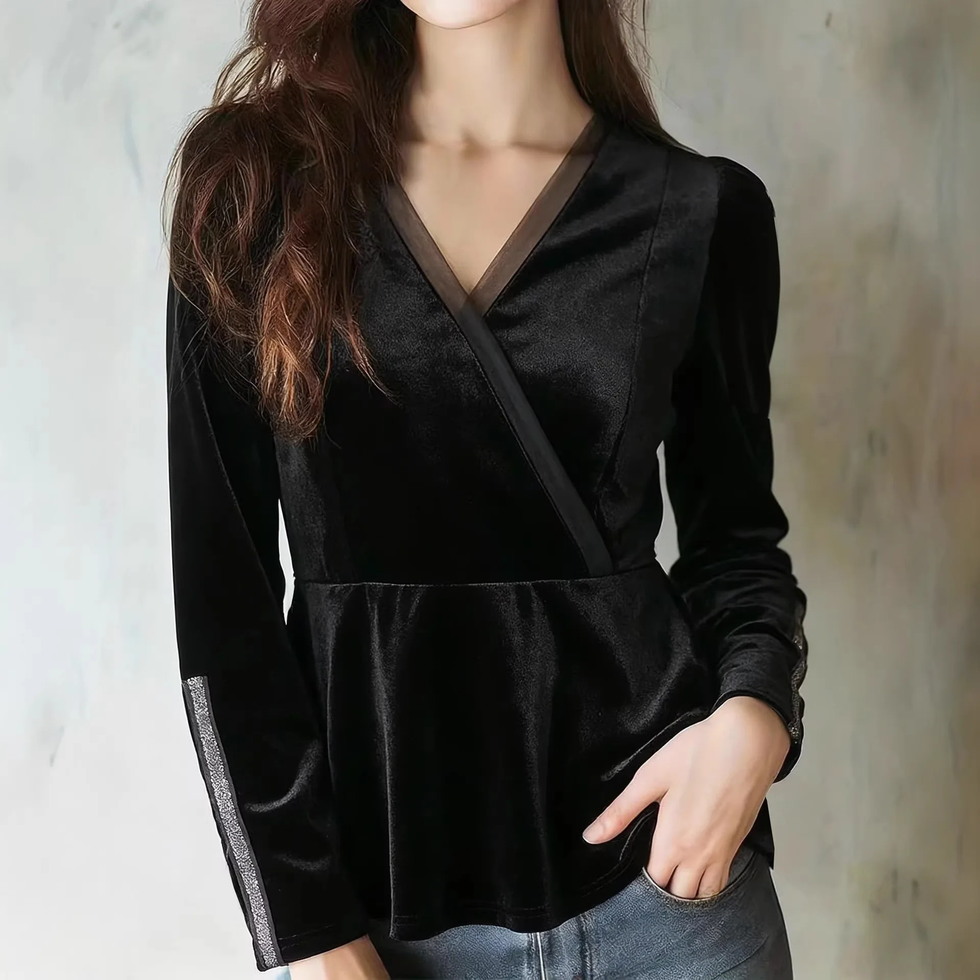 

Velvet V-neck Black Vintage T Shirts Spring Autumn New Long Sleeve Slim Waist Street Casual Tops Fashion Elegant Women Clothes