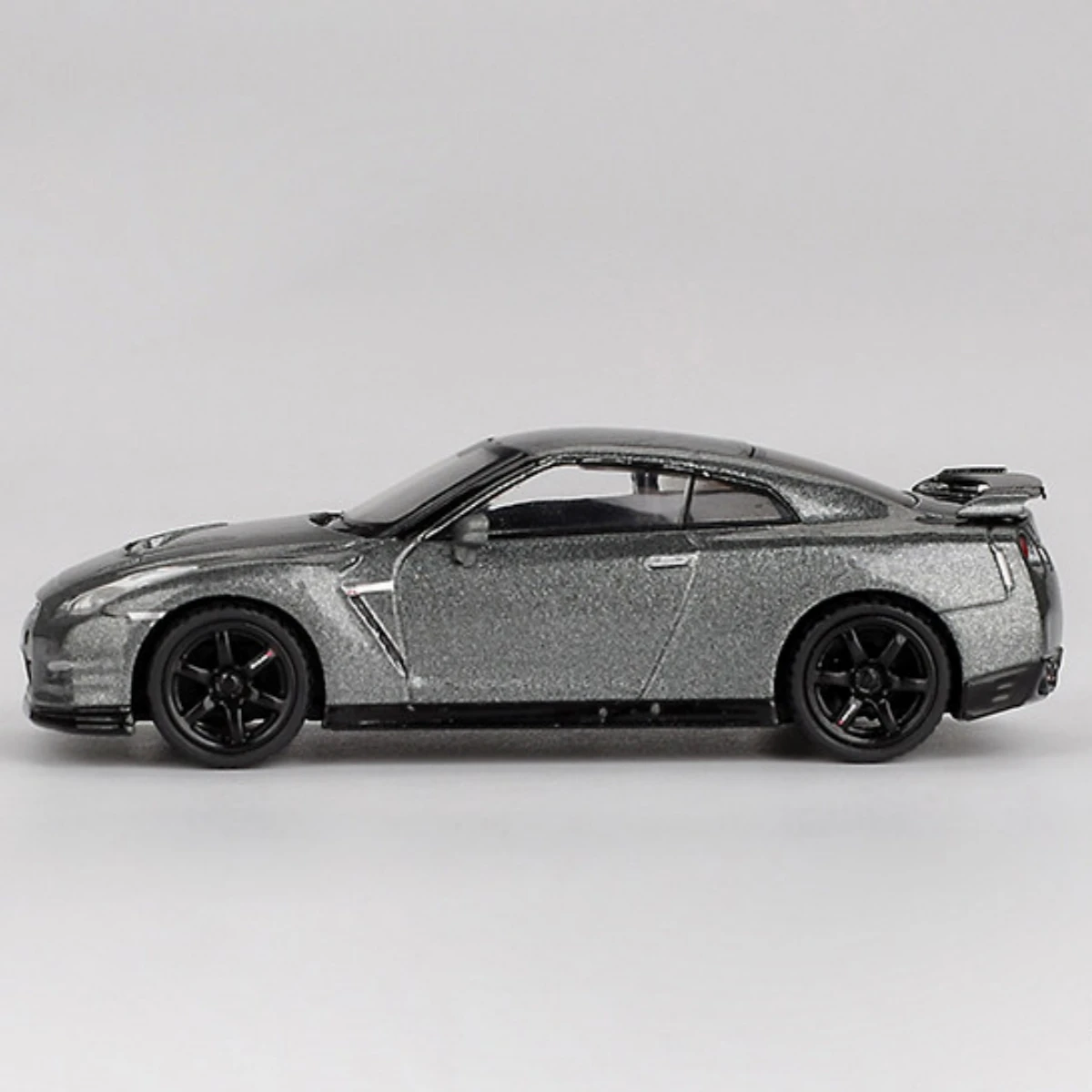 MINIGT TSM 1089 1:64 GTR R35 Awesome Diecast Model Car