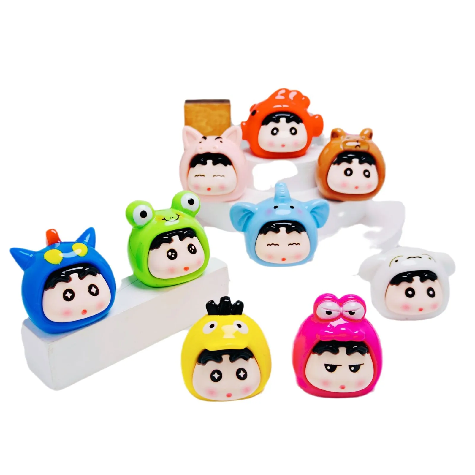 Crayon Shin-chan Animal Little New Resin Toy Desktop Decoration Cute Particle Trendy Plaything Collectible Figurine Accory Toy