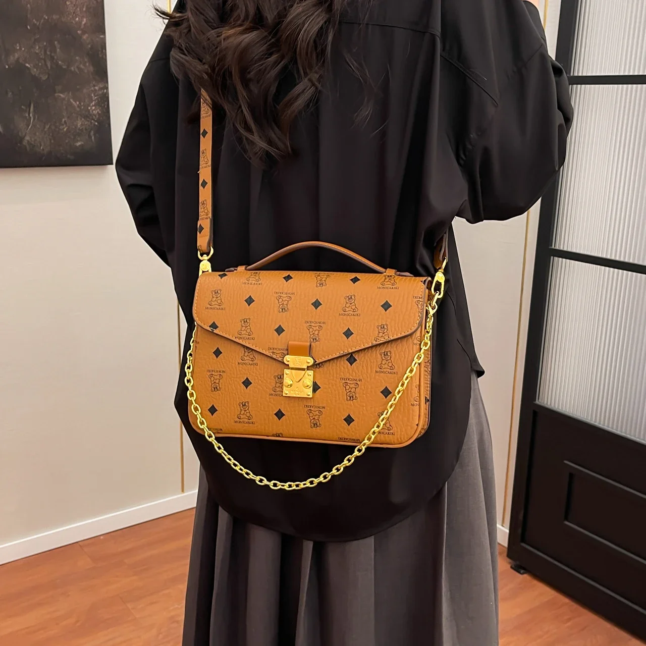

Modern Trendy Zipper Crossbody Bag Luxury Leather Women's Chain Shoulder Bag Ladies Handbag With Chain Detail