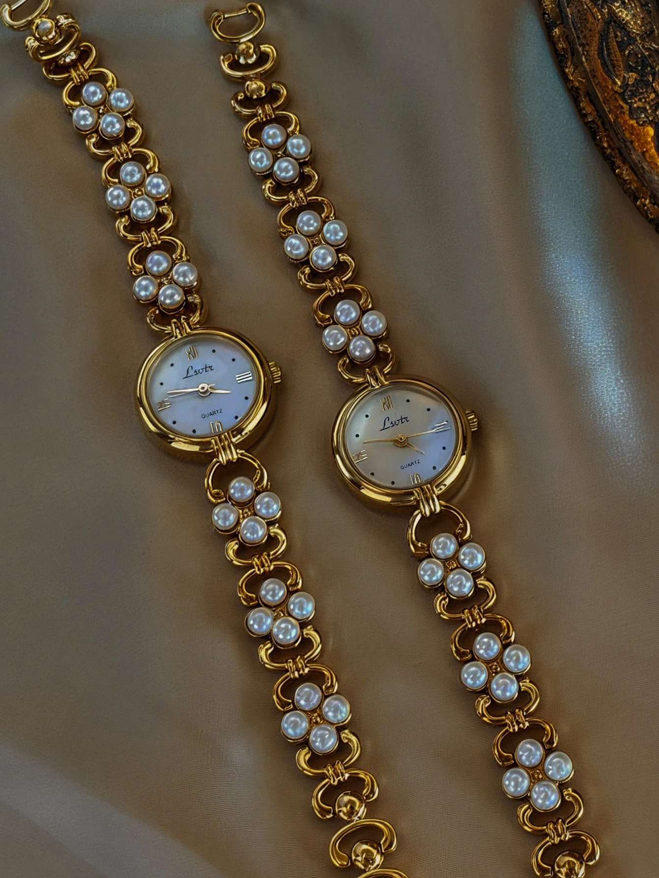 1 New Gold Luxury Fashion Elegant Ladies Quartz Watch Strap Inlaid with White Pearl Niche Gorgeous Romantic Elegant Ladies Watch