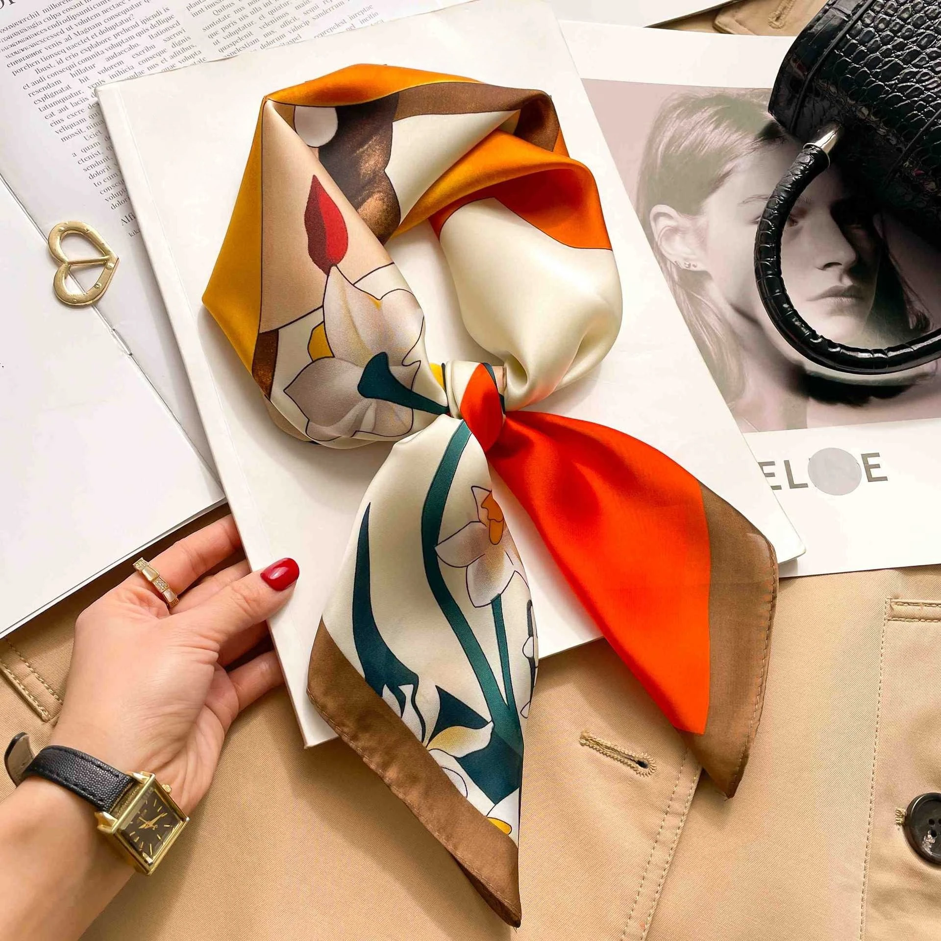 Vier-Jahreszeiten-Mode Seidenschal mit Druckmuster für Damen 70x70cm Modisches Vier-Jahreszeiten-Stirnband Luxuriöser Sonnenschutz-Schal Bandanas