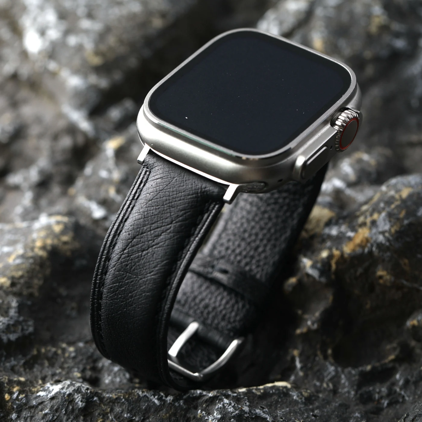 

Высококачественный ремешок из страусиной кожи, совместимый с Apple Watch 49 мм, 46 мм, 45 мм, 44 мм, черный кожаный мужской ремешок S13, ультрамягкий ремешок для часов.