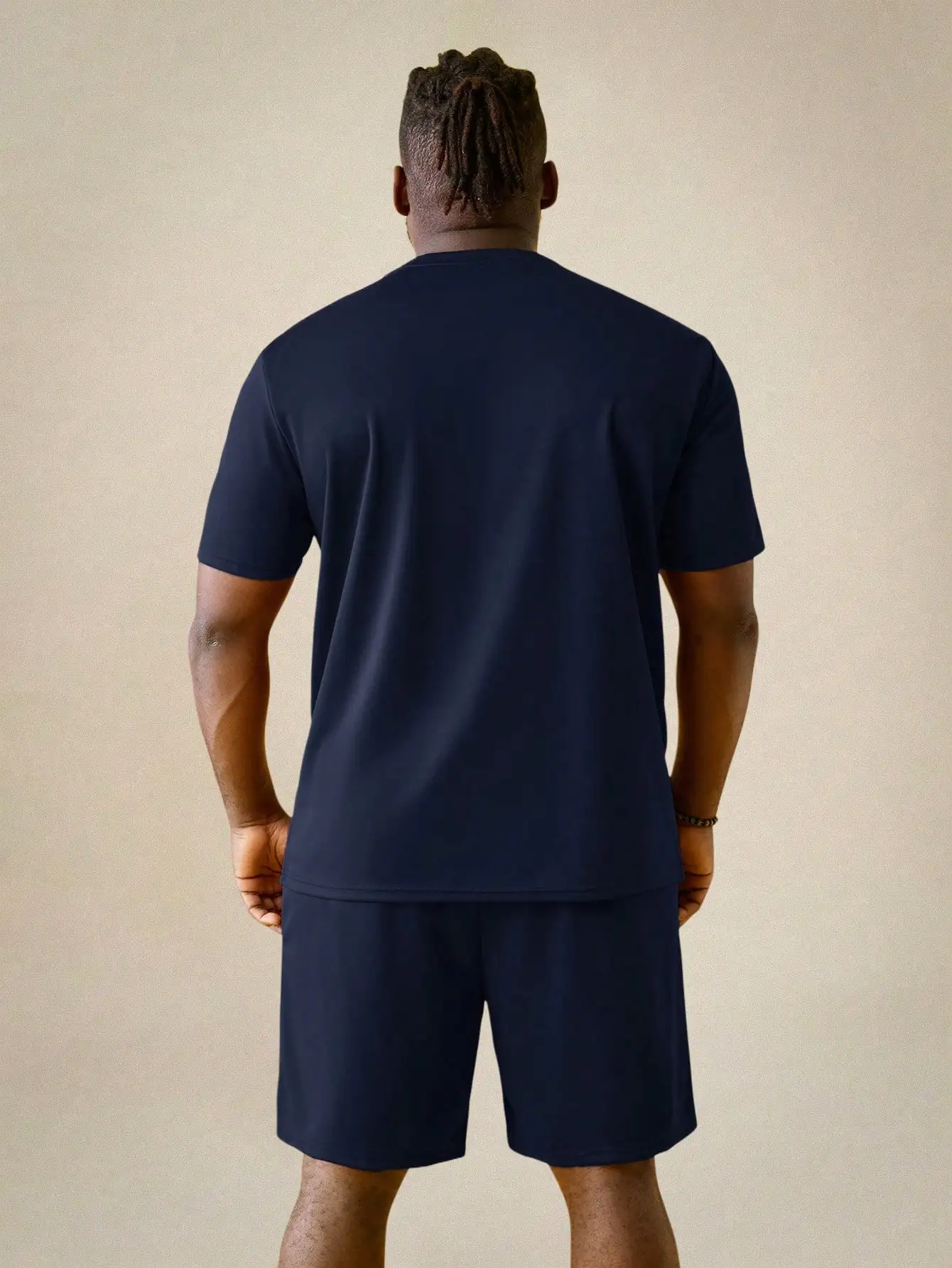 

Men's Plus Size Round Neck Short Sleeve T-Shirt And Shorts Set Casual Summer Outfit