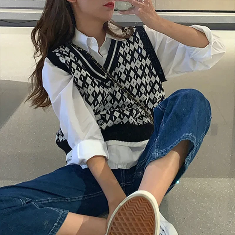 

Sweaters Vest Women Japanese Style Sleeveless Knitting Crop V-neck All-match Chic Harajuku Argyle Popular Slim Leisure Spring