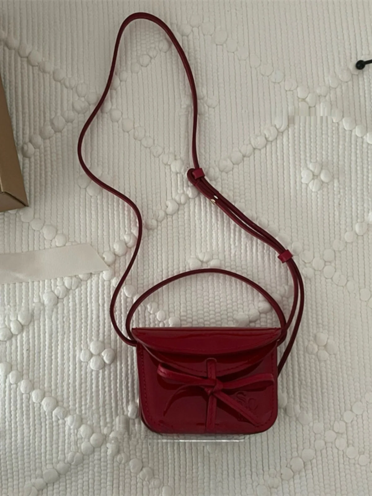 Korean Sle Retro Red Patent Leather Small Square Bag Women 2024 New Mini Bow Messenger Bag Commuter Shoulder Bag