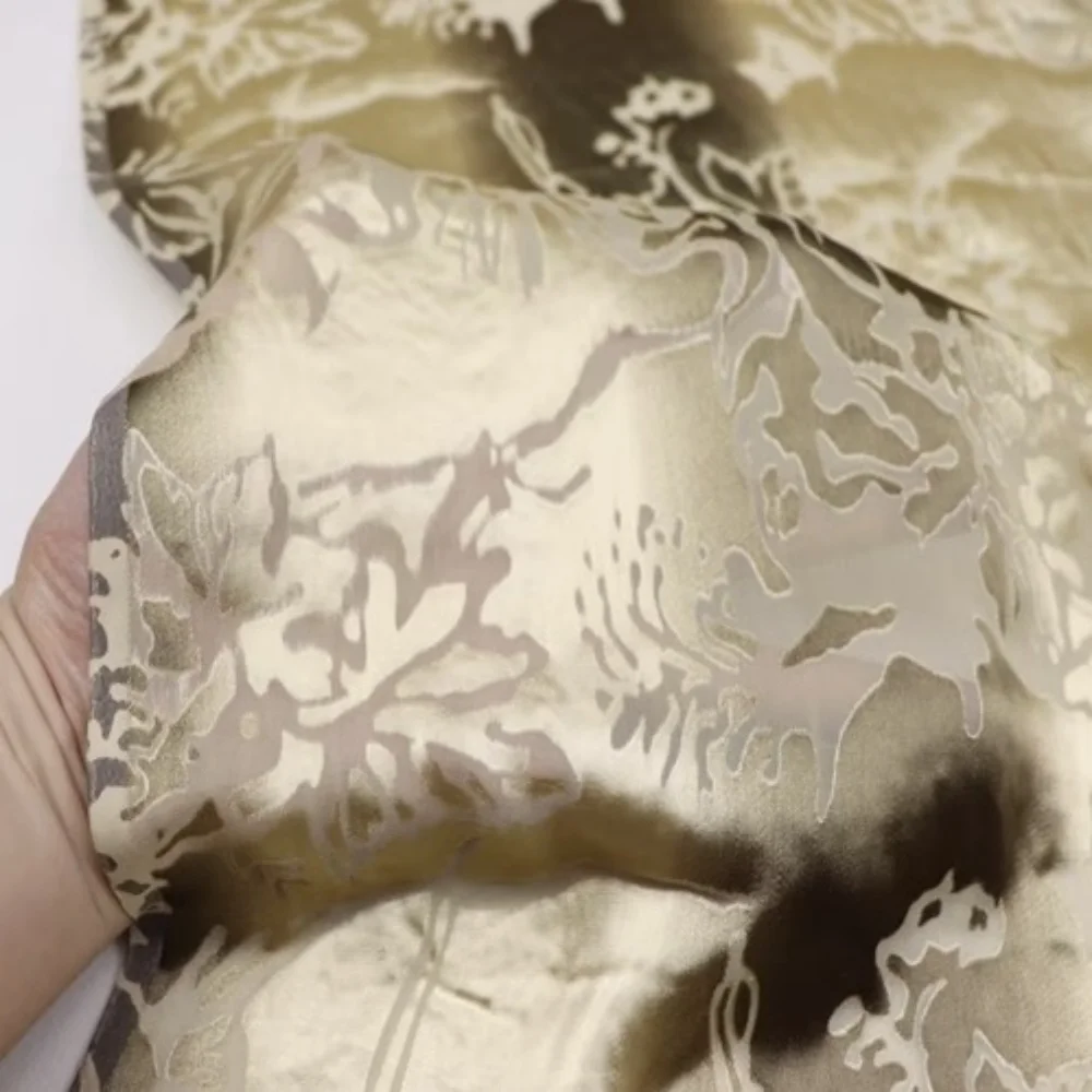 Gaya Modis Bunga Kuning Kualitas Bagus Harga Diskon Kain Sutra Perasaan Lembut untuk Pakaian Gaun Musim Semi Yang Bagus