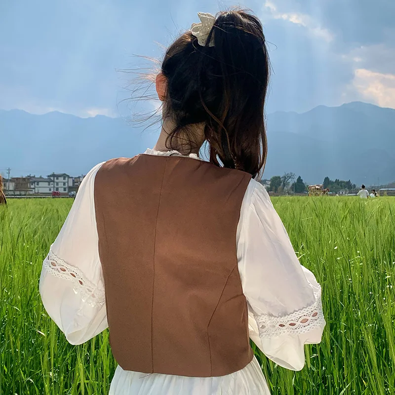 カーキ刺繍入りヴィンテージベスト、高度なレイヤリングナイトトップ、またはポリエステル混紡エスニックスタイルアウターウェア、春コレクション