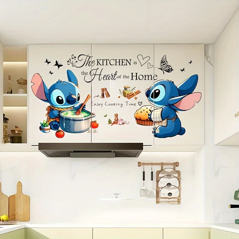 1 ملصق حائط ذو طابع ممتع، شخصية غرزة لطيفة، محاطة بمكونات مثل الطماطم والتوابل - مناسب للزجاج والجدران والثلاجات والمرايا وديكور الغرفة، وتصميم ممتع، وخيار هدايا المتسوقين في العطلات