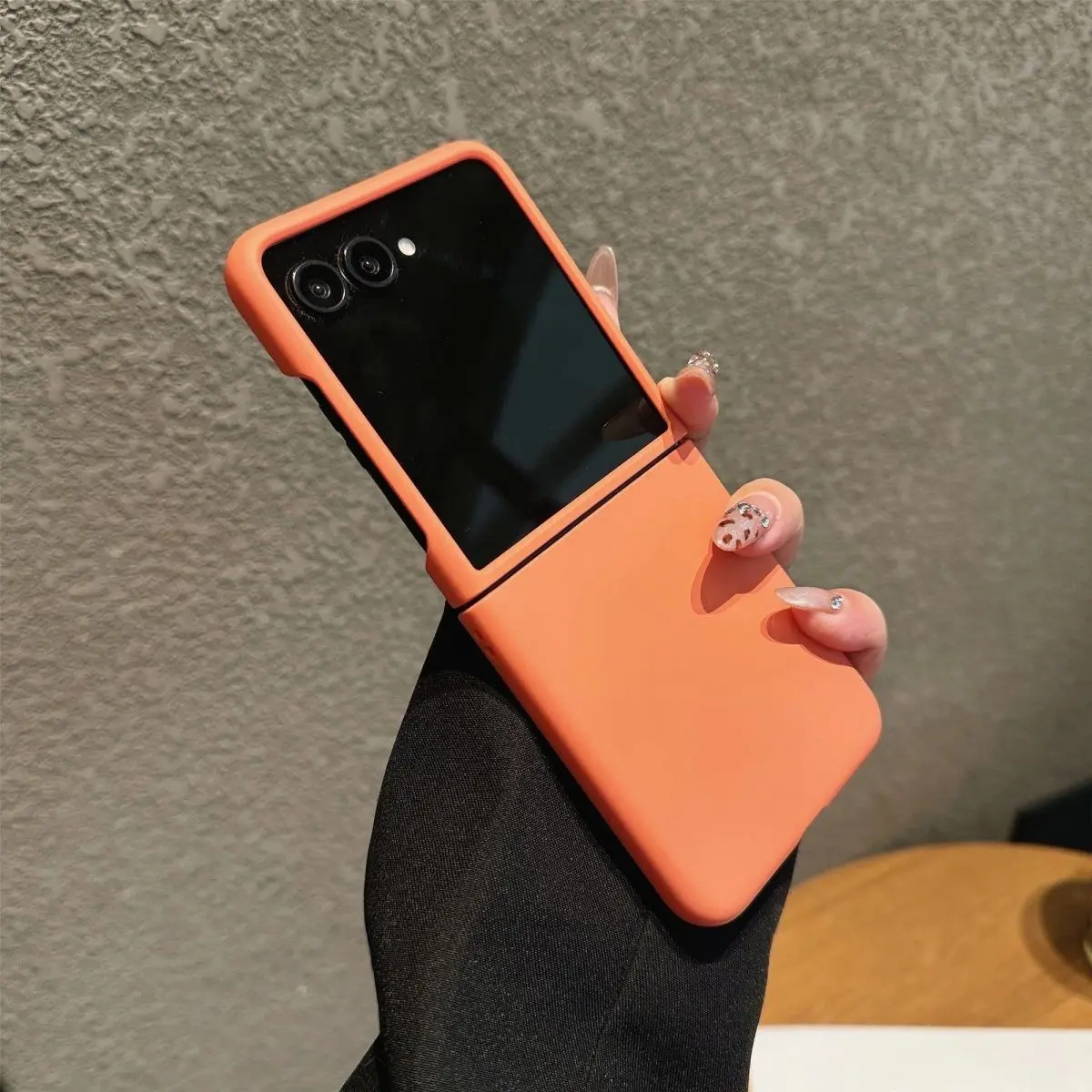 For Motorola MOTO Razr 60 50 Ultra Case Simple Flip PC Skin-friendly And drop-proof Cover For MOTO Razr60 50 Ultra Funda