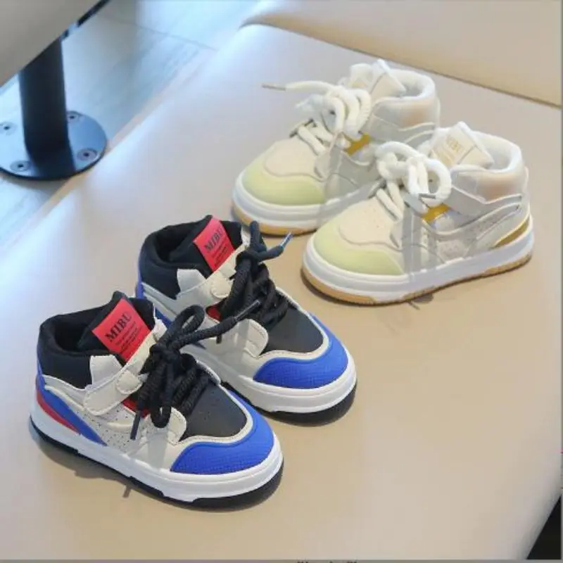 Children's sports shoes 2024 Autumn boys' casual board shoes New high top girls' white shoes soft soled baby shoes