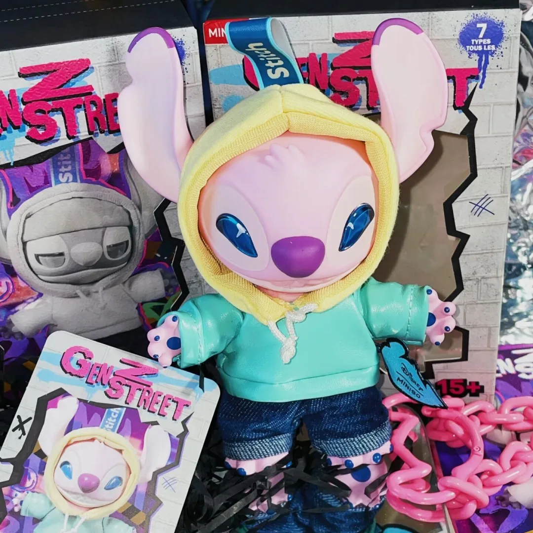 Figurita decorativa de la serie Disney Stitch Streetwear, colección Original de Gen Z, lindo colgante de vinilo, caja ciega de cumpleaños para niños