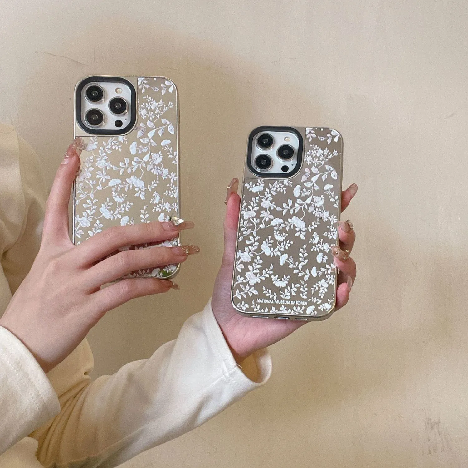 

Full Screen Flowers Mirror Surface Silver Borber Magnetic Case Cover for IPhone 12 13 14 15 16 17 Pro Max Case for IPhone 17 Air