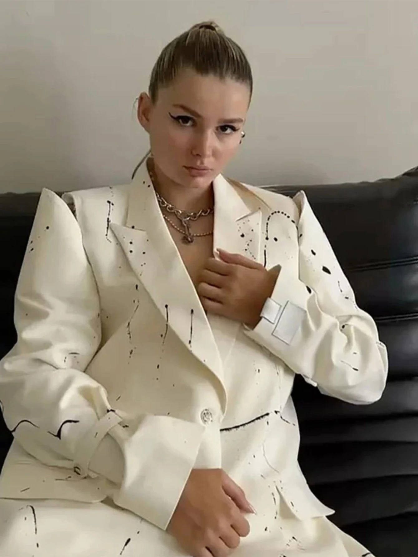 

2025 Casual Autumn Outerwear Street Graffiti Hollow Out Women Jacket Print Lapel Cold Shoulder Button Long Sleeves Lady Coats