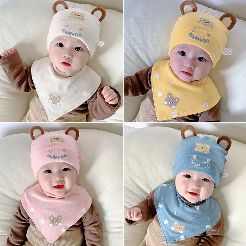 

Осенне-зимний теплый комплект для новорожденных, детские треугольные нагрудники + шапочки, шапка с милым медведем, детская защитная шапка для ушей, ткань для отрыжки с героями мультфильмов для малышей