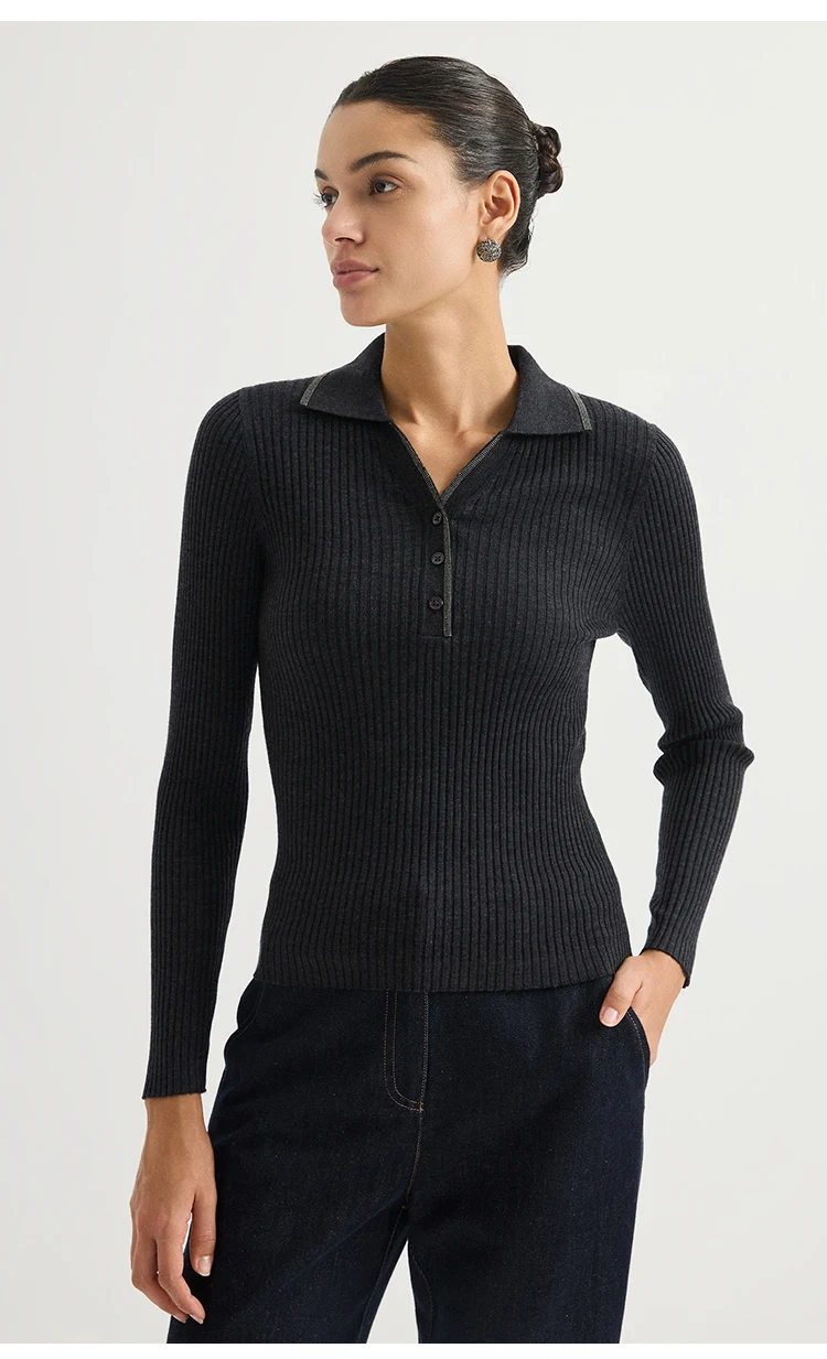 BL3621793 Damen-Pullover mit Polokragen, 100% Wolle, breiter Rippstrick, Muschelknöpfe, Kettenkragen-Verzierung, figurbetont, zweifarbig, für den frühen Herbst. – Detail 6