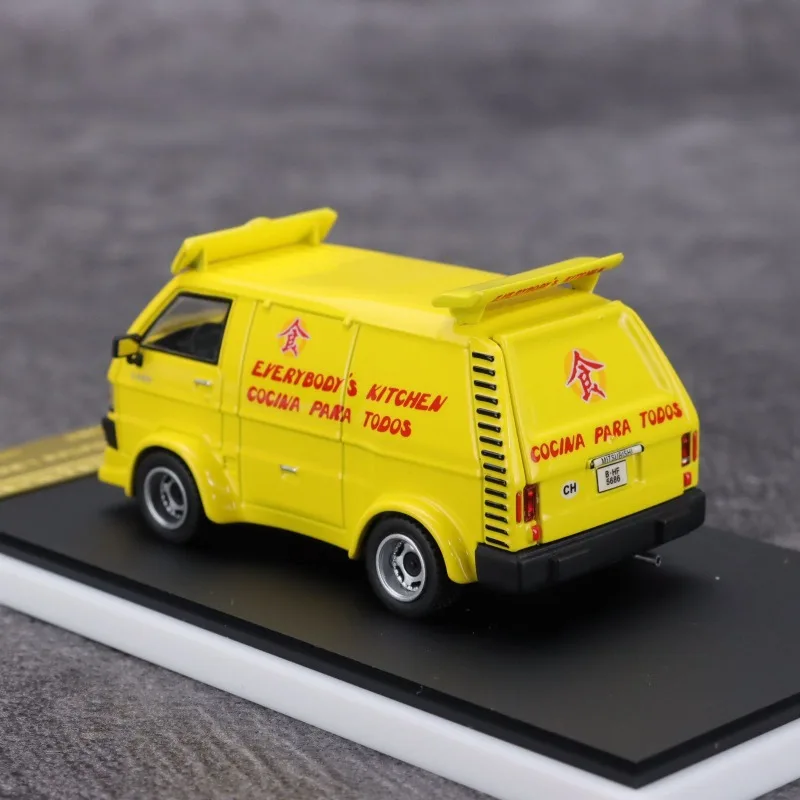 MK 1/64 Mitsubishi Delica L300 APAxpo Legierung Kraftfahrzeug Diecast Modelle Auto Spielzeug Sammlung Jungen Weihnachtsgeschenke