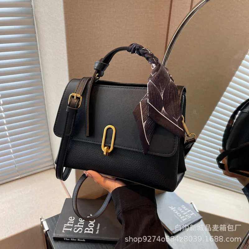 

2025 High-End Color Block Clutch for Women Sleek Elegant Compact Shoulder Crossbody Bag Latest
