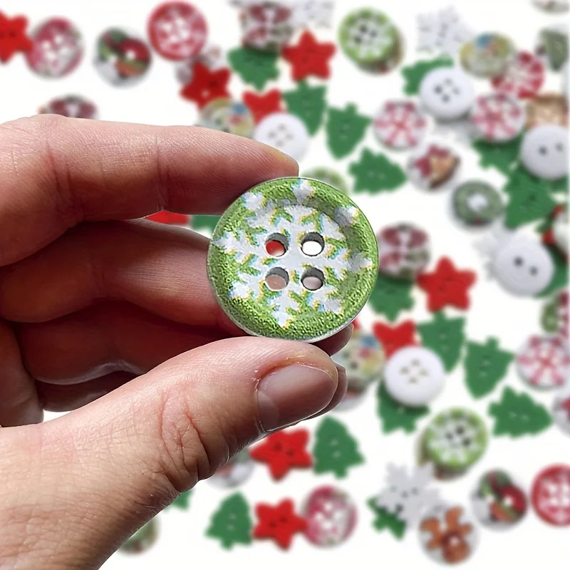 100 boutons décoratifs de Noël en bois assortis, adaptés au scrapbooking, aux travaux manuels et aux accessoires de couture DIY.