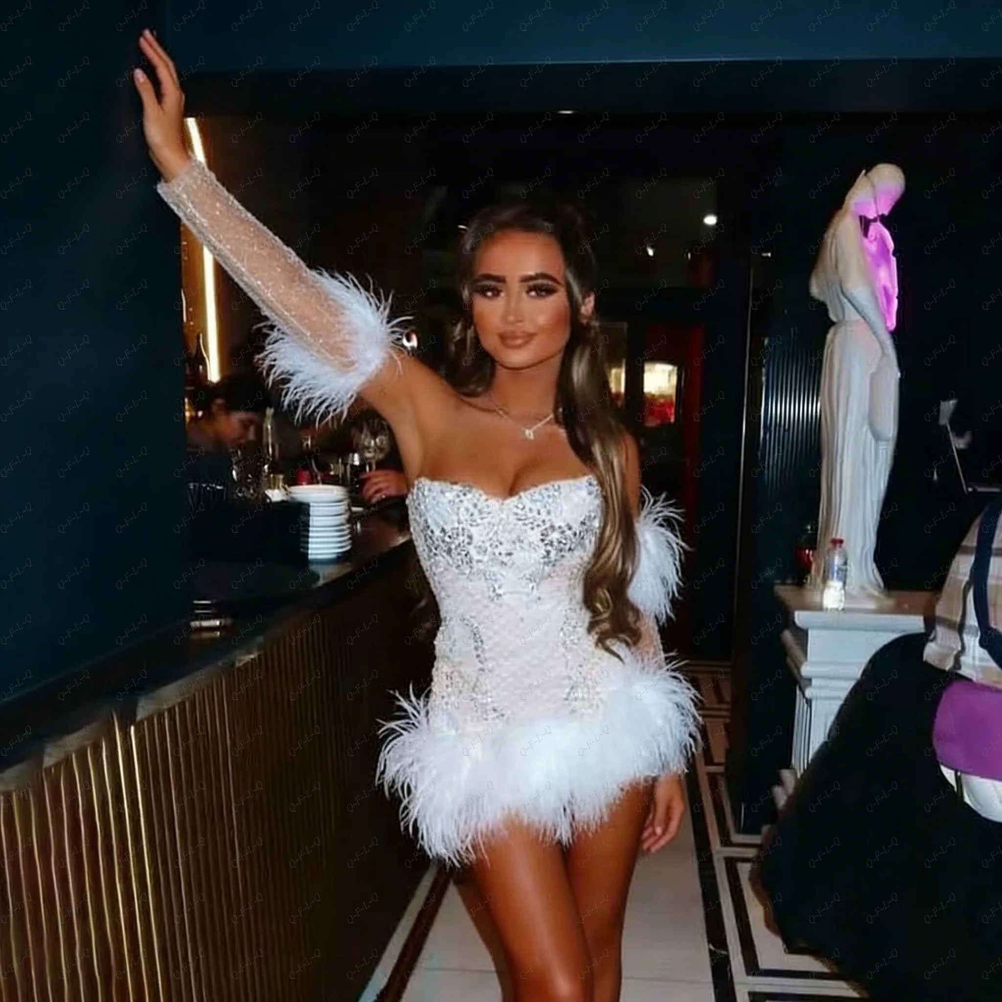 Vestidos de fiesta brillantes, minivestido blanco con escote corazón, mangas largas con plumas, vestido corto de cumpleaños, vestidos de fiesta de graduación, con cuentas de avestruz