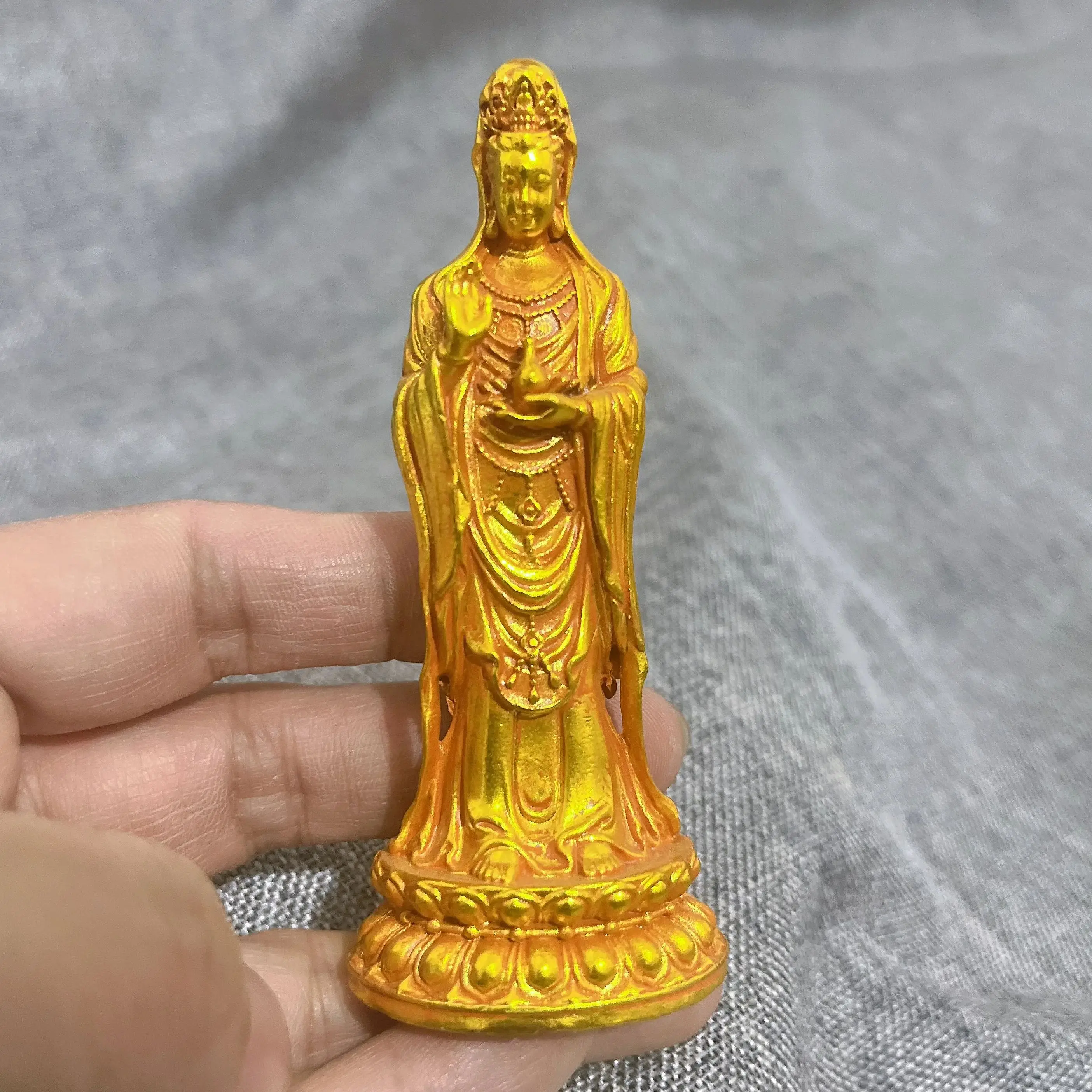 

Карманная фигурка Гуань Инь Авалокитешвара, медная резьба, статуя, маленькая золотая статуя Будды, благословеная семейная мир, здоровье, удача