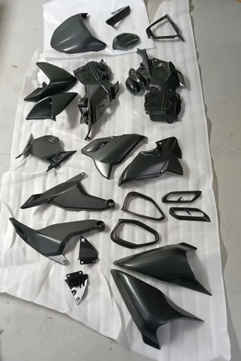 20252023+ Ducati Diavel V4 Modified Carbon Fiber Motorcycle Fairing Full Set Shell Plate Deflector and Constant Wind Wing