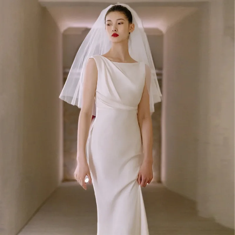 

Bridal Travel Shoot Satin Light Wedding Dress Slim Fit Elegant Backless Sexy Mermaid Outdoor White Dress