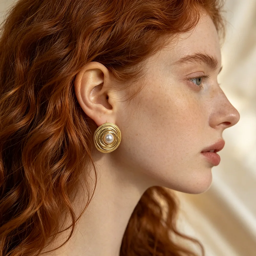Geometrically Irregular Round Pearl Earrings, Simple and Stylish, Fashion Accessories, a Choice for Women's Gifts.