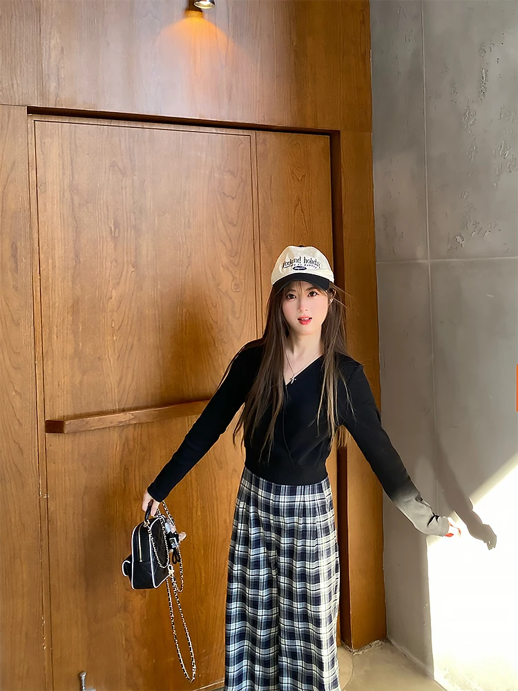 

Slim Fit ort Sve V-Ne T-irt Women's Bla Early Spring Long Sve Faionable Casual Wear Straight Cut Body ape