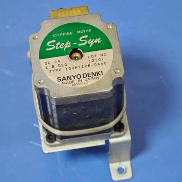 SCREEN PlateRite PT-R8600 PT-R8000 Plate in and Out Stepping Motor TYPE 103H7126-0440 Original Used Available in Stock
