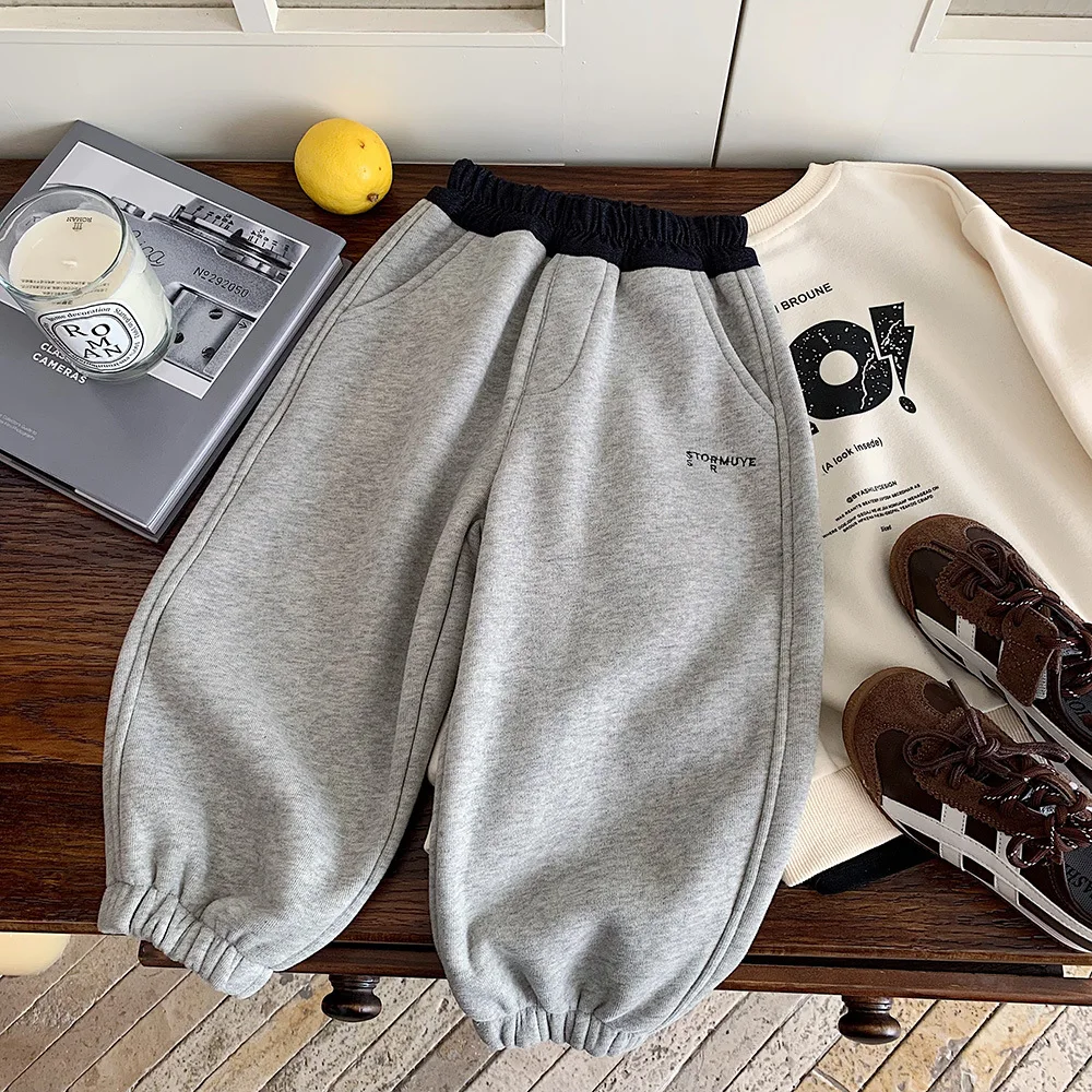 أطفال طفل الفتيان Sweatpant 2025 الشتاء الكورية طفل الفتيان بنطلون إلكتروني طباعة عادية رشاقته الدافئة الأطفال 3-8Y الفتيان بانت
