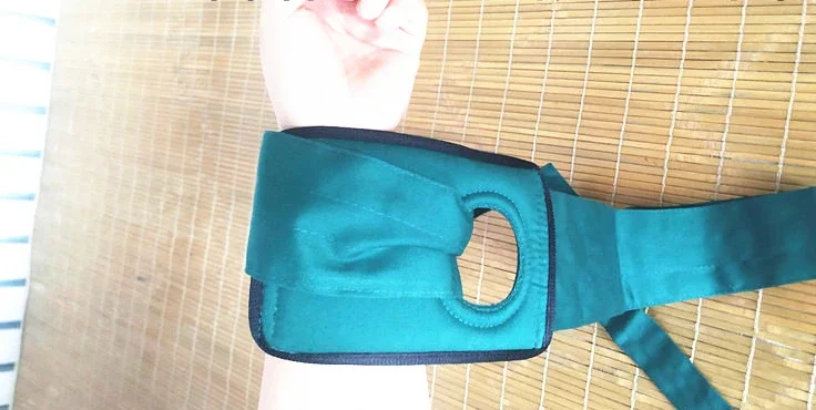 Wrist restraint belt for cotton bedridden patients, hand and foot fixing belt, and anti-scratch restraint for the elderly.