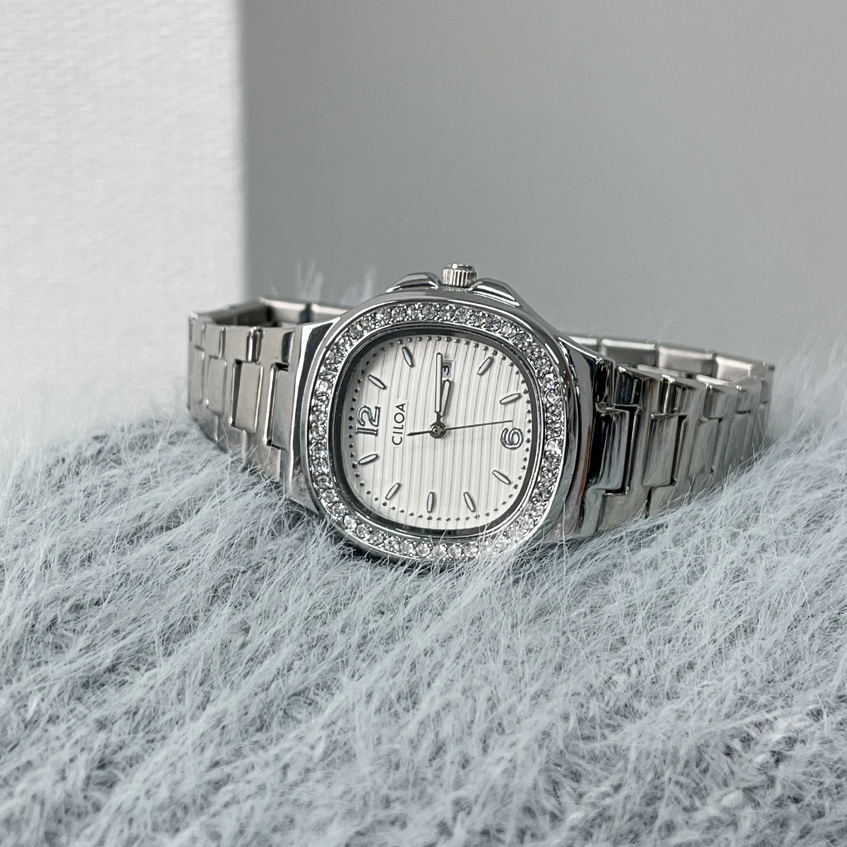 CILOA-Ladies Silver Metal Band Watch Diamond Bezel White Striped Dial Quartz Wrist Watch-632