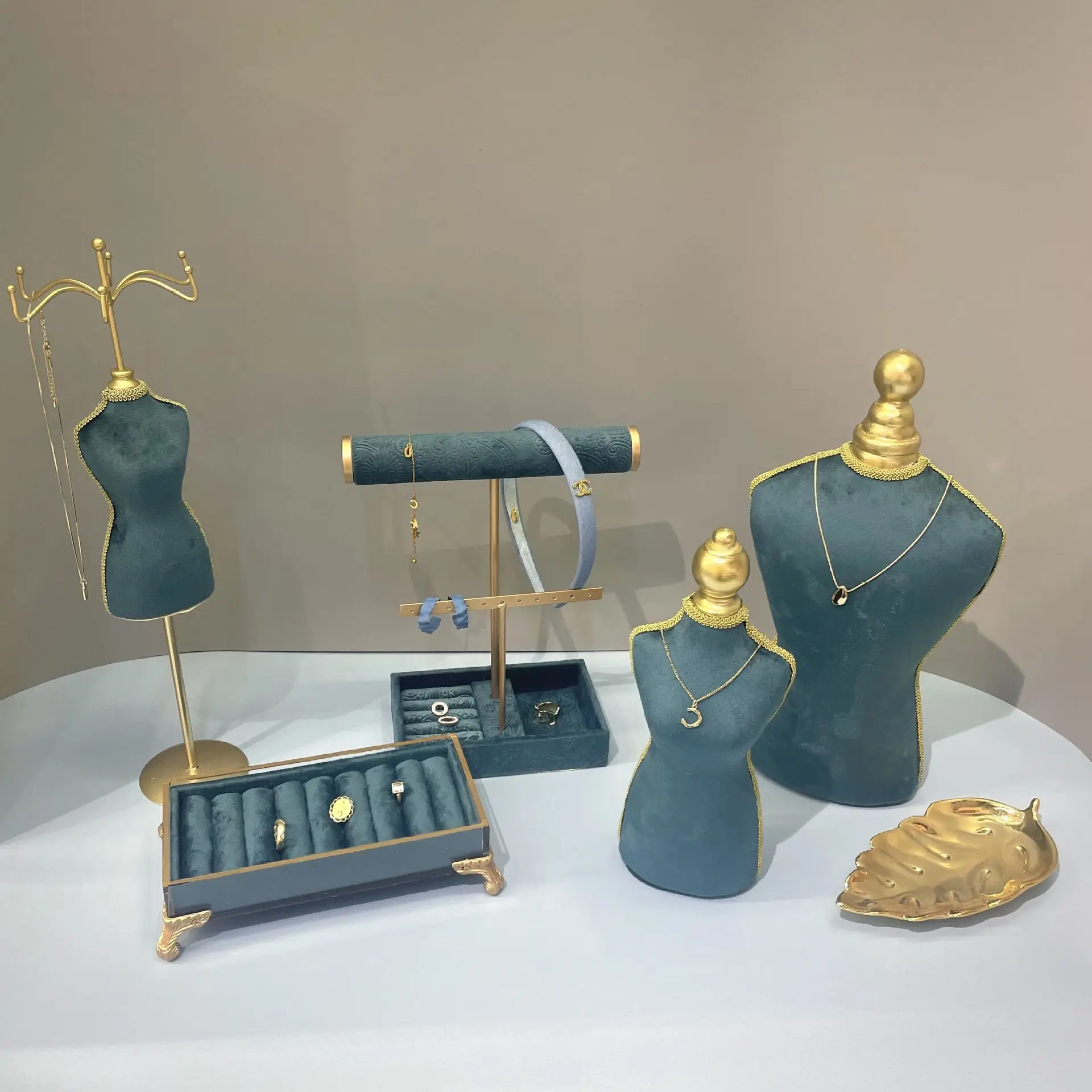 

Синяя бархатная подставка для хранения ювелирных изделий для ожерелья, сережек, креативных браслетов, колец, стеллаж для выставки товаров, модель дисплея ожерелья