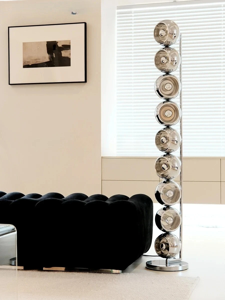 Medieval living room simple desk lamp metal Bauhaus lamp sample live broadcast background light
