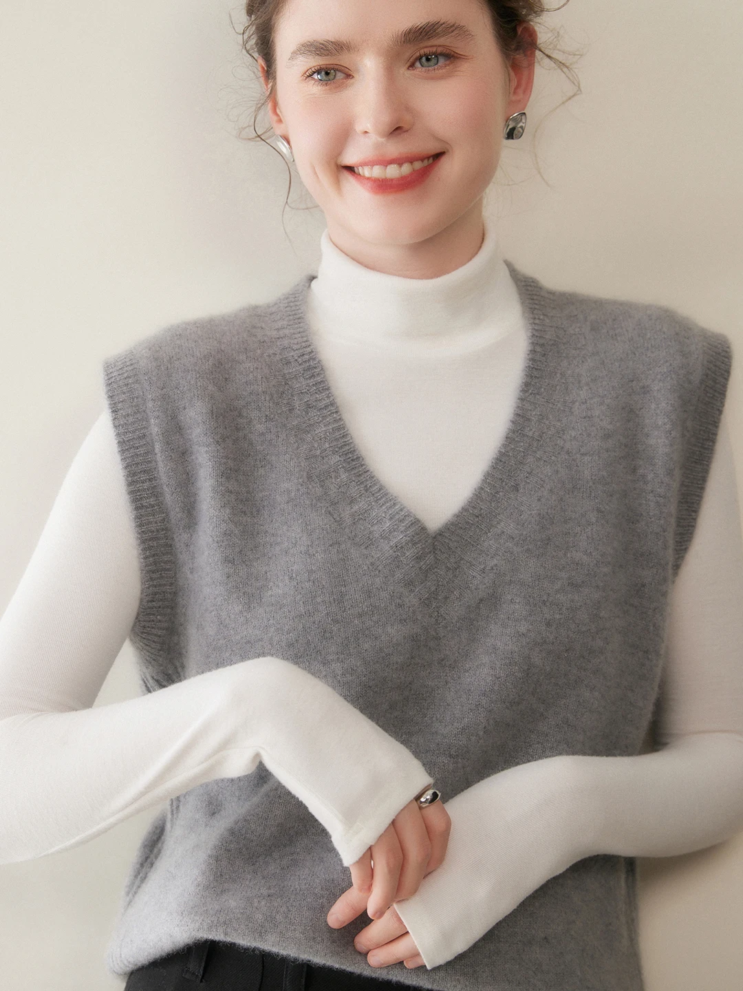 High-End Thi Camere Vest Women's 00 Pure Mountain Camere Sweater V-Ne Layering Versatile Soft Knitted Woolen Top