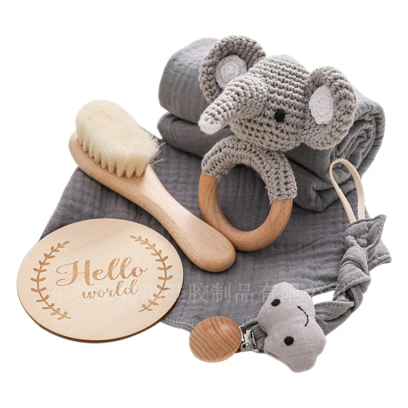 Baby Doek Tepel Ketting Set Pasgeboren Geschenkdoos Badset Kan Bijten Dieren Rinkelen Houten Rammelaar Peuter Herdenkingsspeelgoed