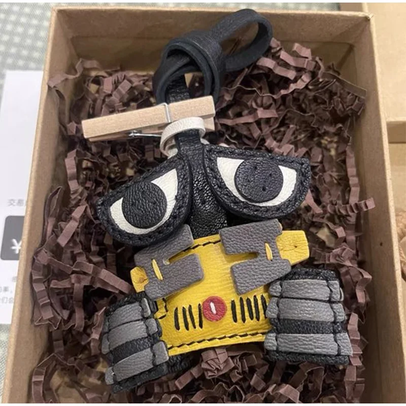 

Genuine Leather Bag Pendant Movie Character Scarecrow Flame Yellow Robot Pendant Keychain Creative Cute Exquisite Gift Pendant