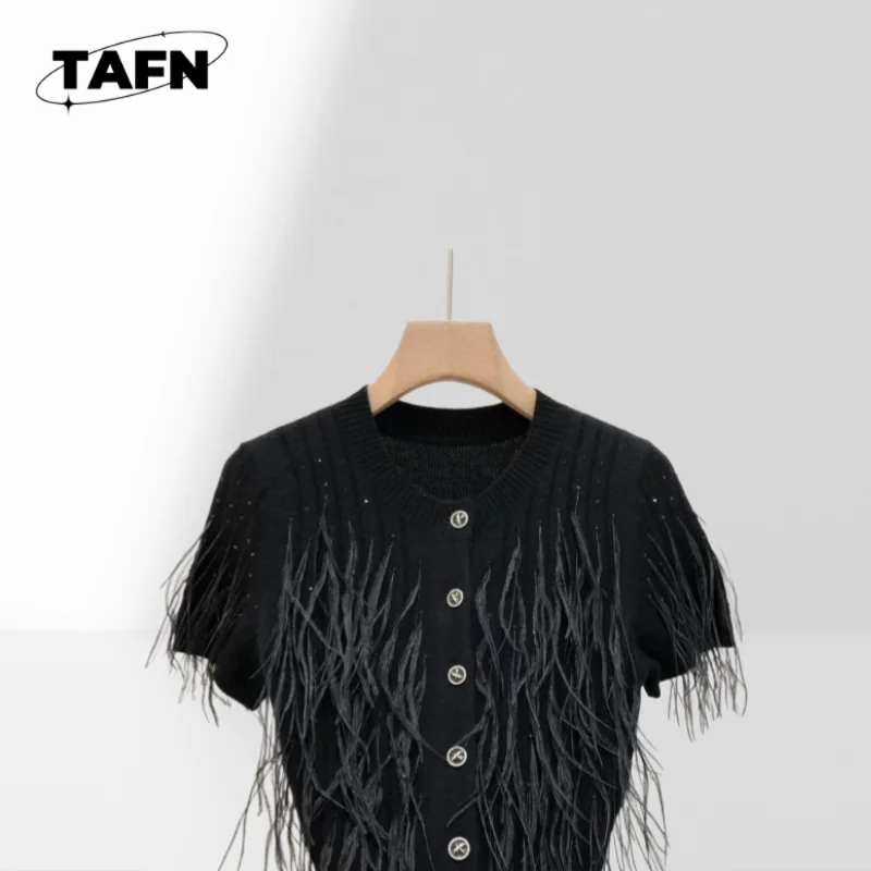 Koszulka w stylu retro |   Klasyczna koszulka graficzna do modnych stylizacji |   Miękka bawełniana koszulka tie-dye |   Kolorowe i unikalne AI0363