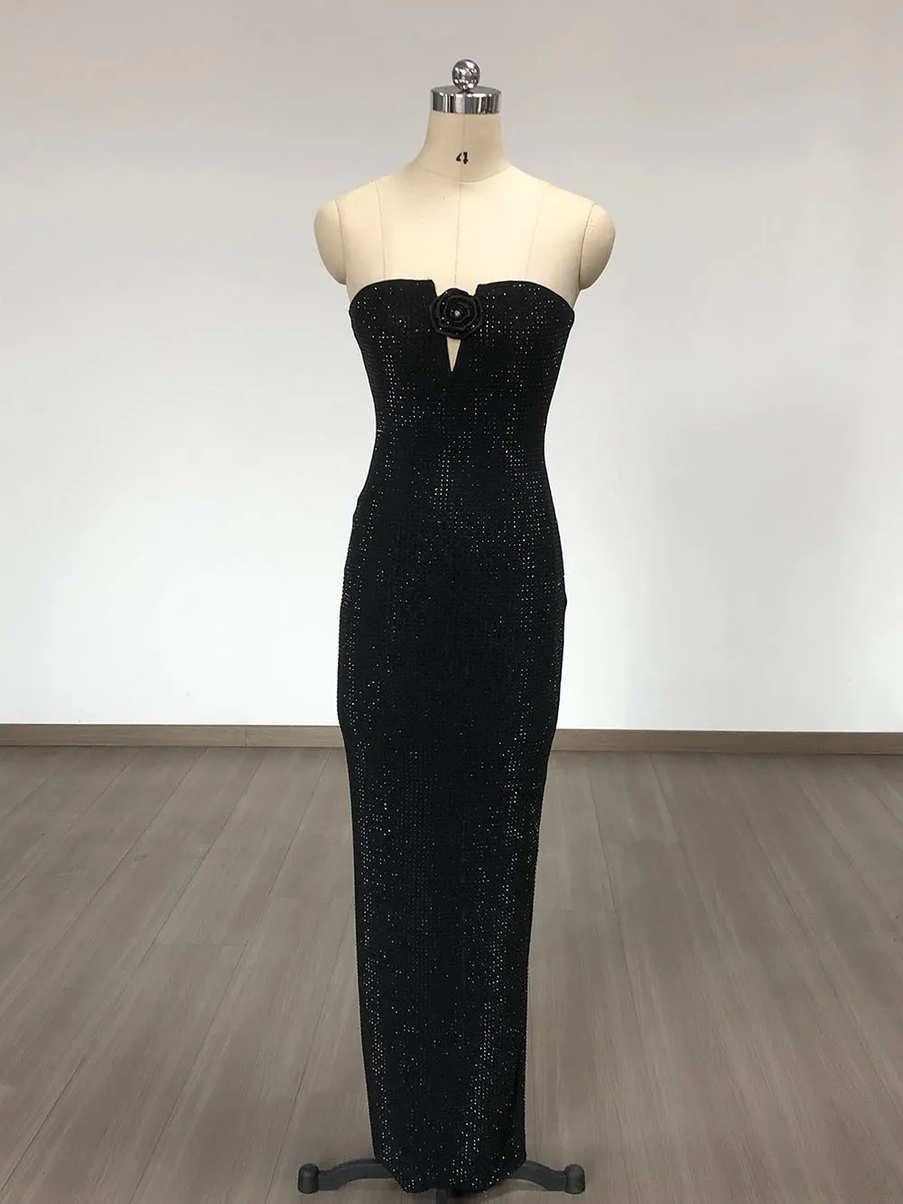 2025 Chic Women Summer Celebrity Sexy senza spalline Backless Split Sparkly Paillettes Abito nero Elegante abito da sera da club