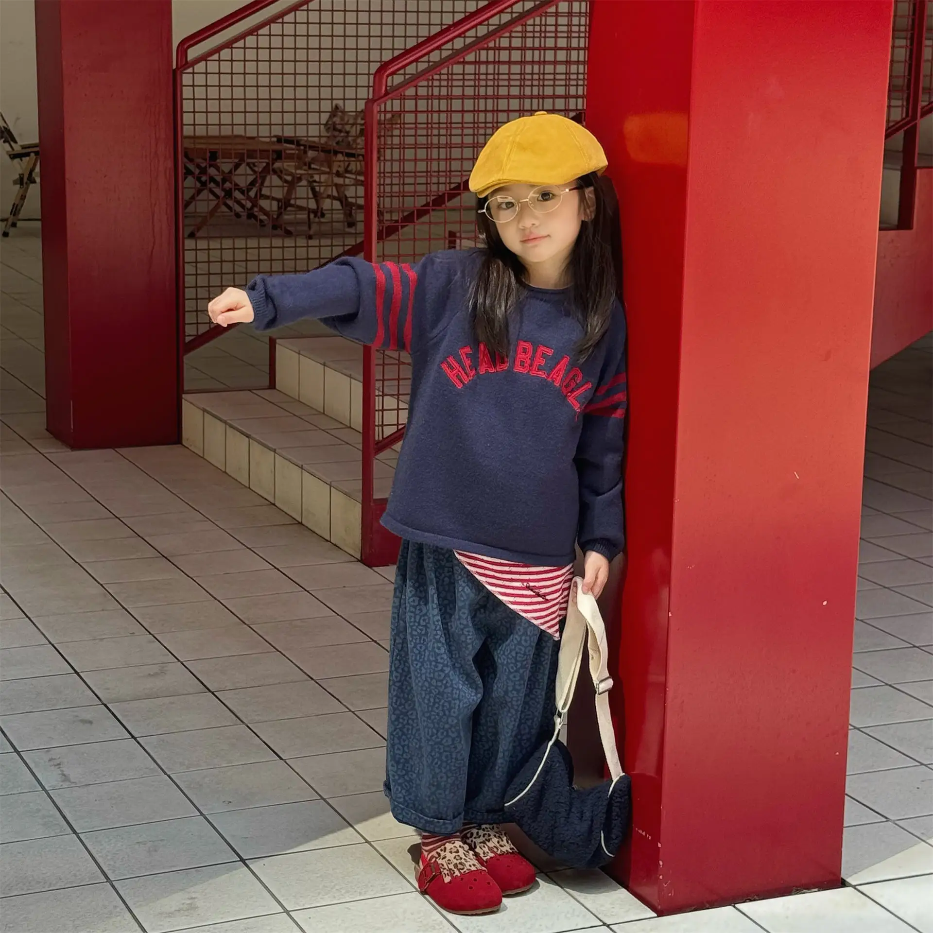 

Childrens Top 2025 Autumn/Winter Korean Edition Embroidered Sweater Knitted Sweater Daily Fashion Versatile Wear