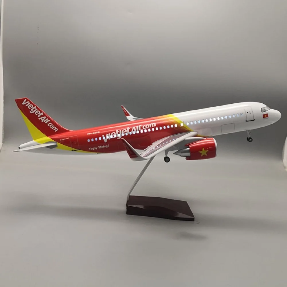 

Souvenir Plane Toy A320 Vietjet Air Airplane Model 1:80 Large Scale Model Plane with Lights and Wheels Resin Collectible Plane C