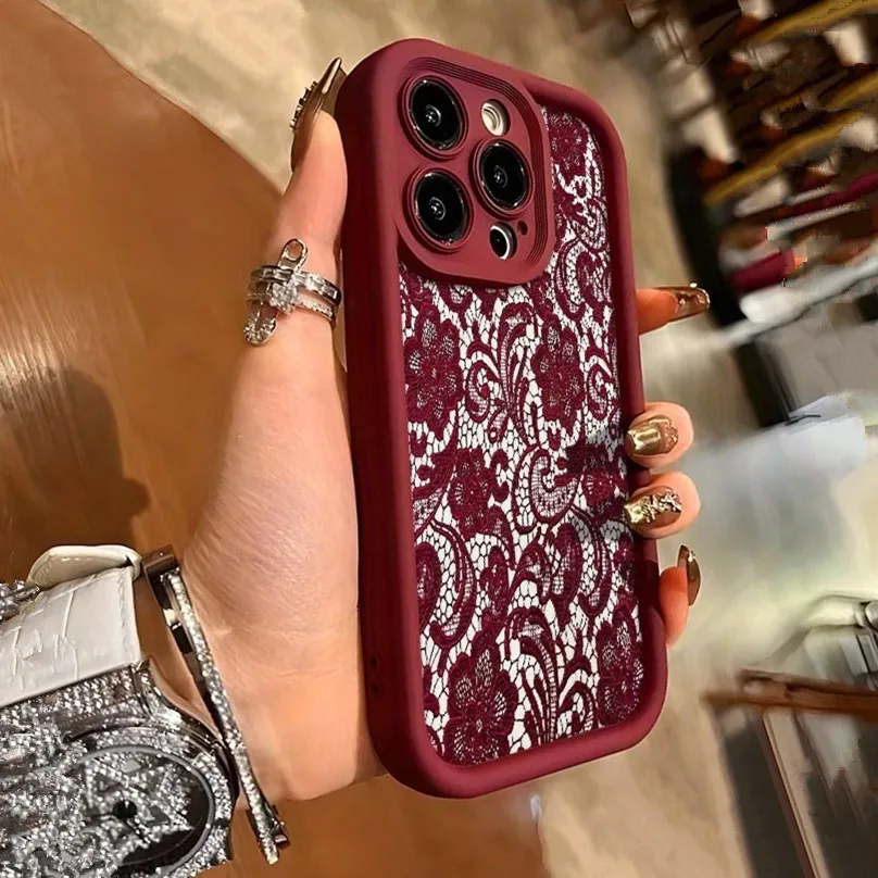Fotografia 6: Capa de Celular Antichoque de TPU com Estampa de Renda Vermelha Moderna para iPhone 15 Pro, 17, 16, 14, 13, 12, 11 Pro Max, XS, XR, 7, 8 Plus, SE2, 16E, 17 Air