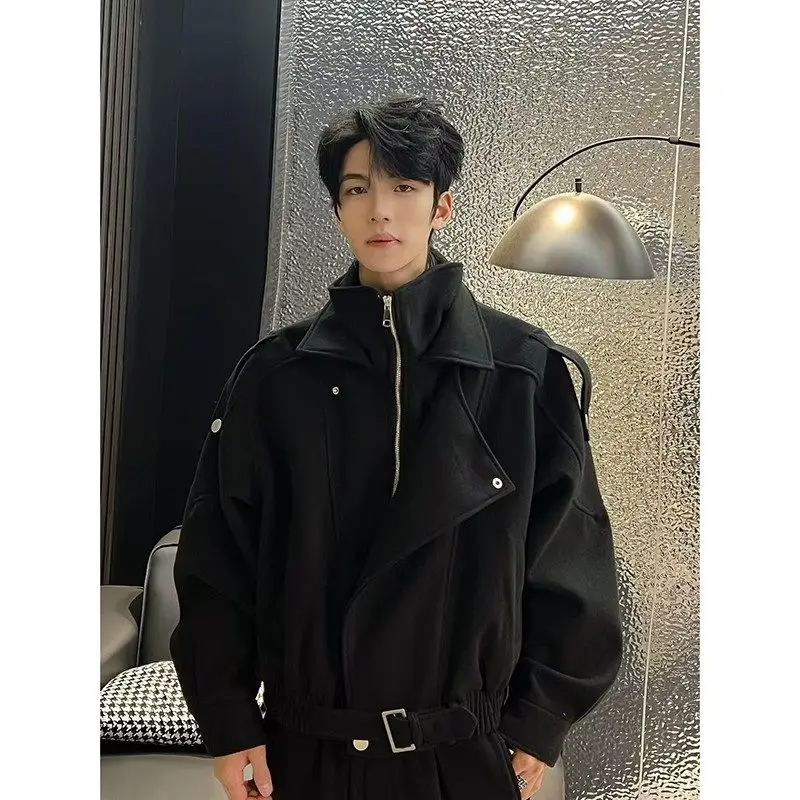 

Мужская куртка из шерстяной смеси, очень большого размера, необычная, уникальная, оригинальная, индивидуальная, модная, трендовая, в городском уличном стиле, повседневная, декоративная.