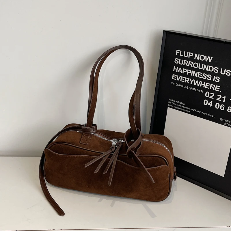 

2025 Новая женская замшевая сумка через плечо в стиле ретро, большая вместительная сумка для пригородных поездок под мышками, сумка с хлебопечкой