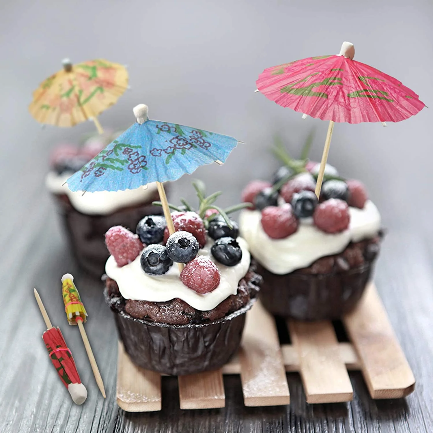 مظلة الكوكتيل للشرب والطعام ، أعواد أسنان مزخرفة للحفلات ، الفنادق ، المطاعم ، بار تيكي ، هاواي ، من من من من من من من ؟