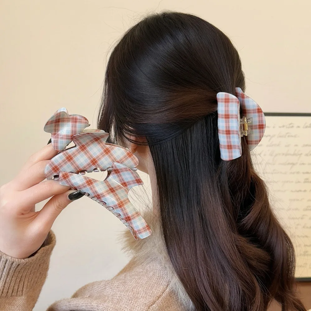 4 Designs Blau-Braune Karomuster-Haarklammern aus Harz für Frauen, Klassische Große und Kleine Haarspangen, Haaraccessoires Neu – Detail 2