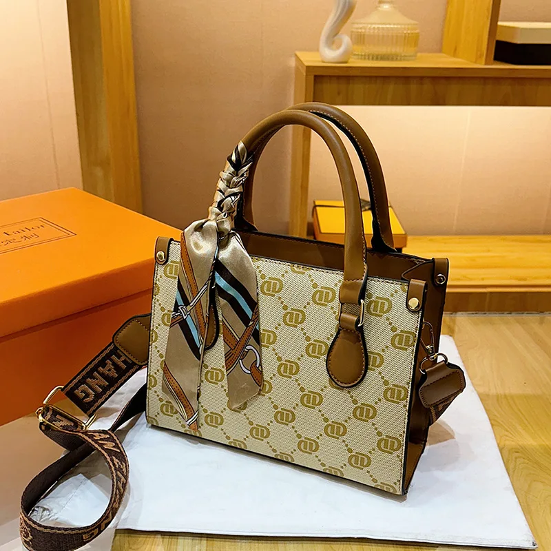 

2025 Wide Strap Shoulder Bag, Printed Tote for Women, Luxe Crossbody Purse, Fashion Day-to-Night Bag, Chic Commuter Bag​