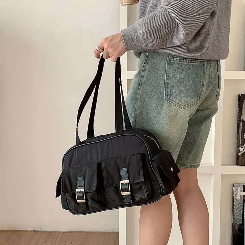 Sacs en nylon de grande capacité pour femmes, sacs à documents solides, sac latéral lancé par une femme, sacs à main simples, sacs à main à la mode, printemps 2024